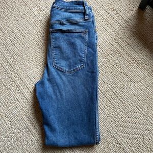 Madewell Roadtripper curvy jeans. Size 28T.